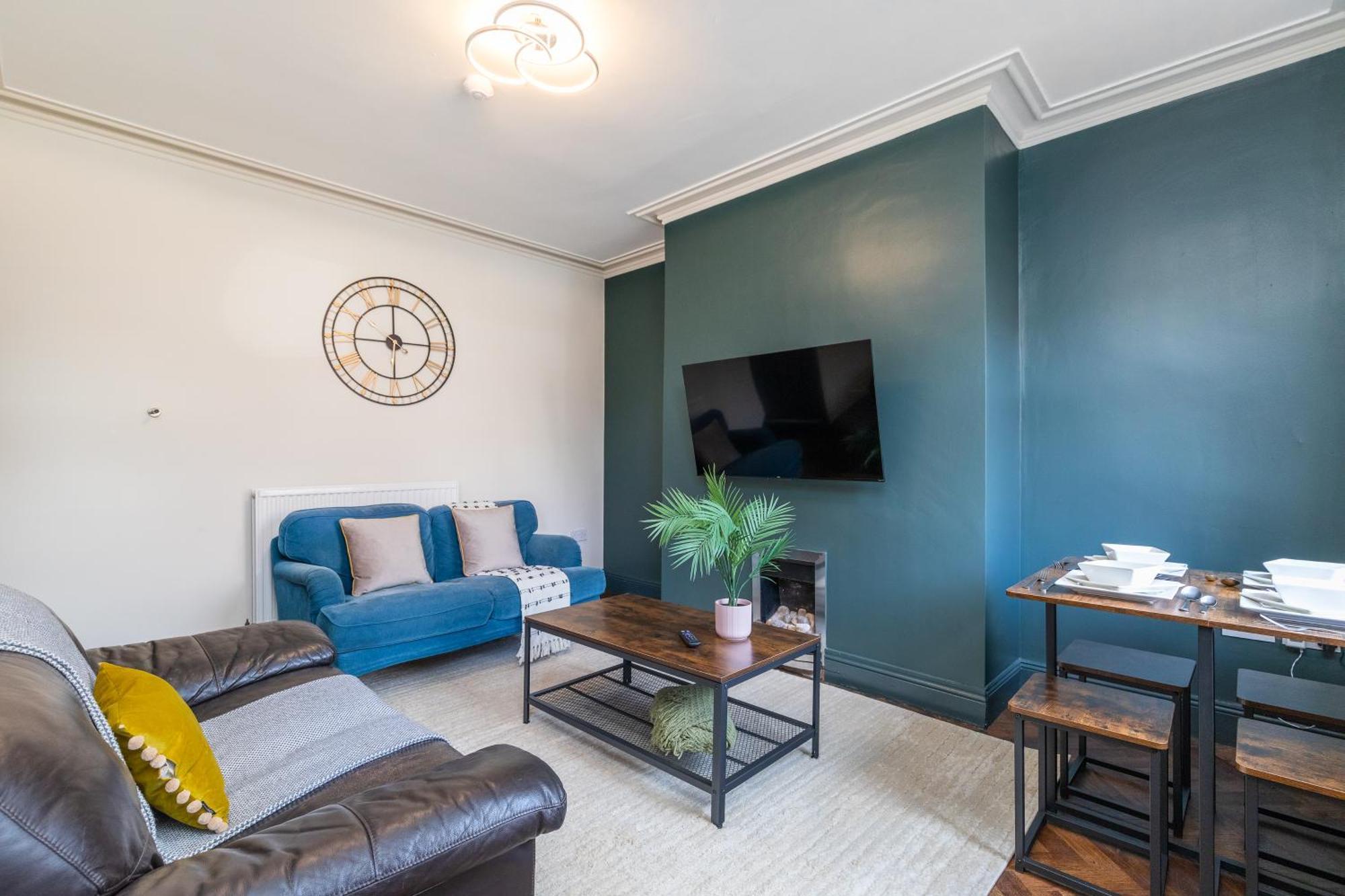 Spacious Two Bed House In Headingley Лийдс Екстериор снимка