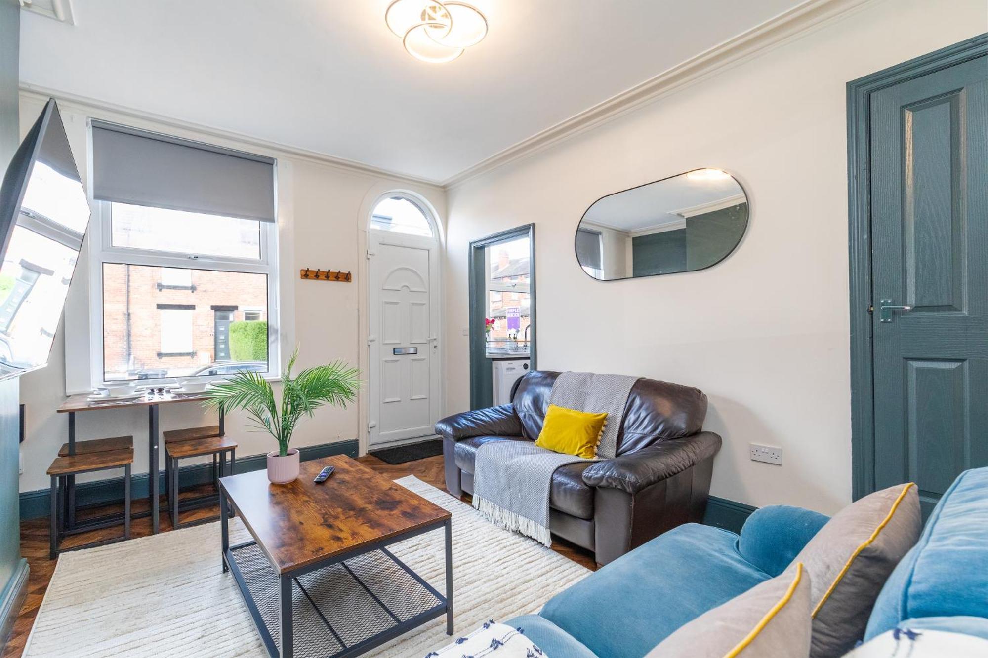 Spacious Two Bed House In Headingley Лийдс Екстериор снимка