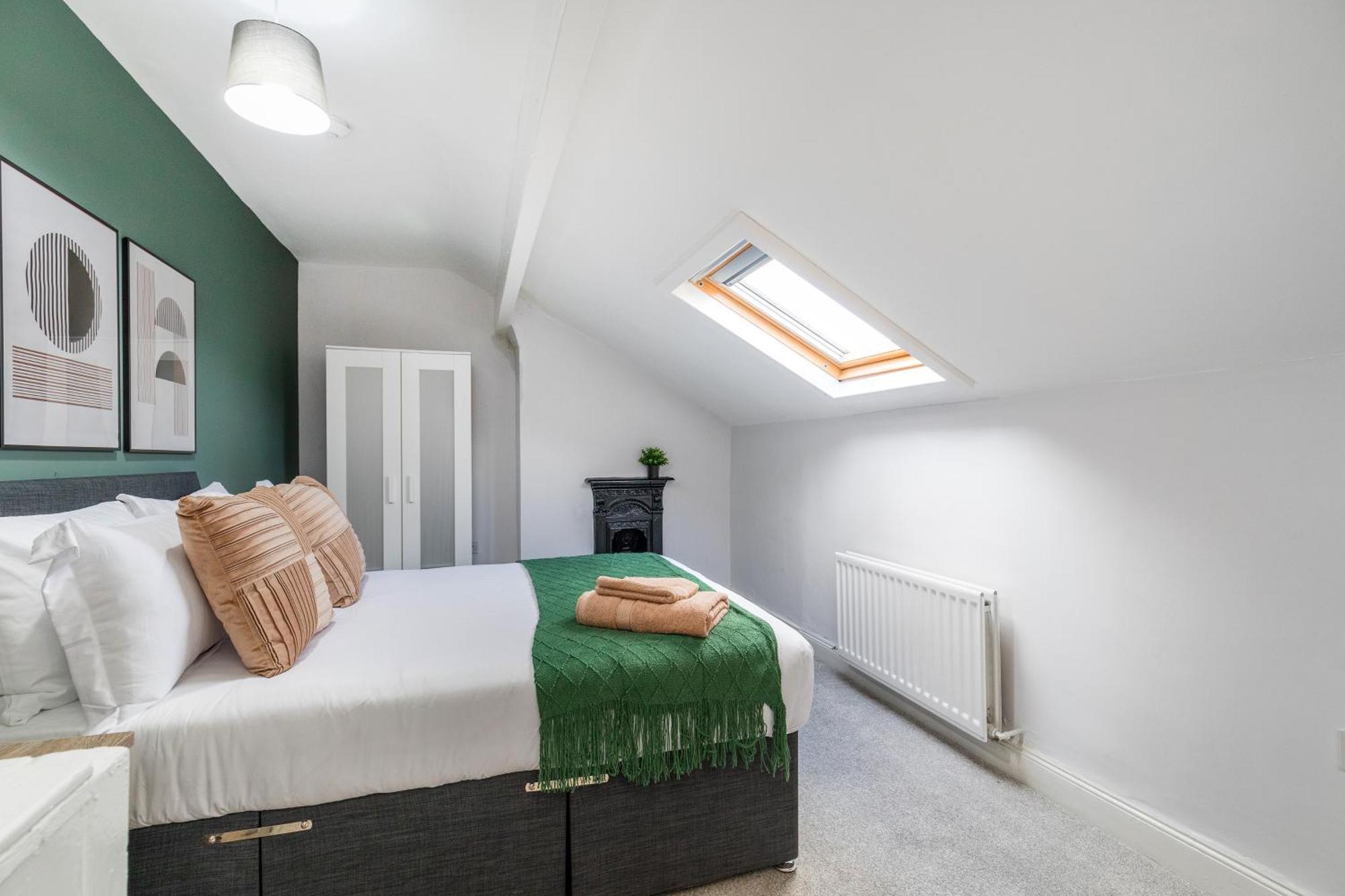 Spacious Two Bed House In Headingley Лийдс Екстериор снимка